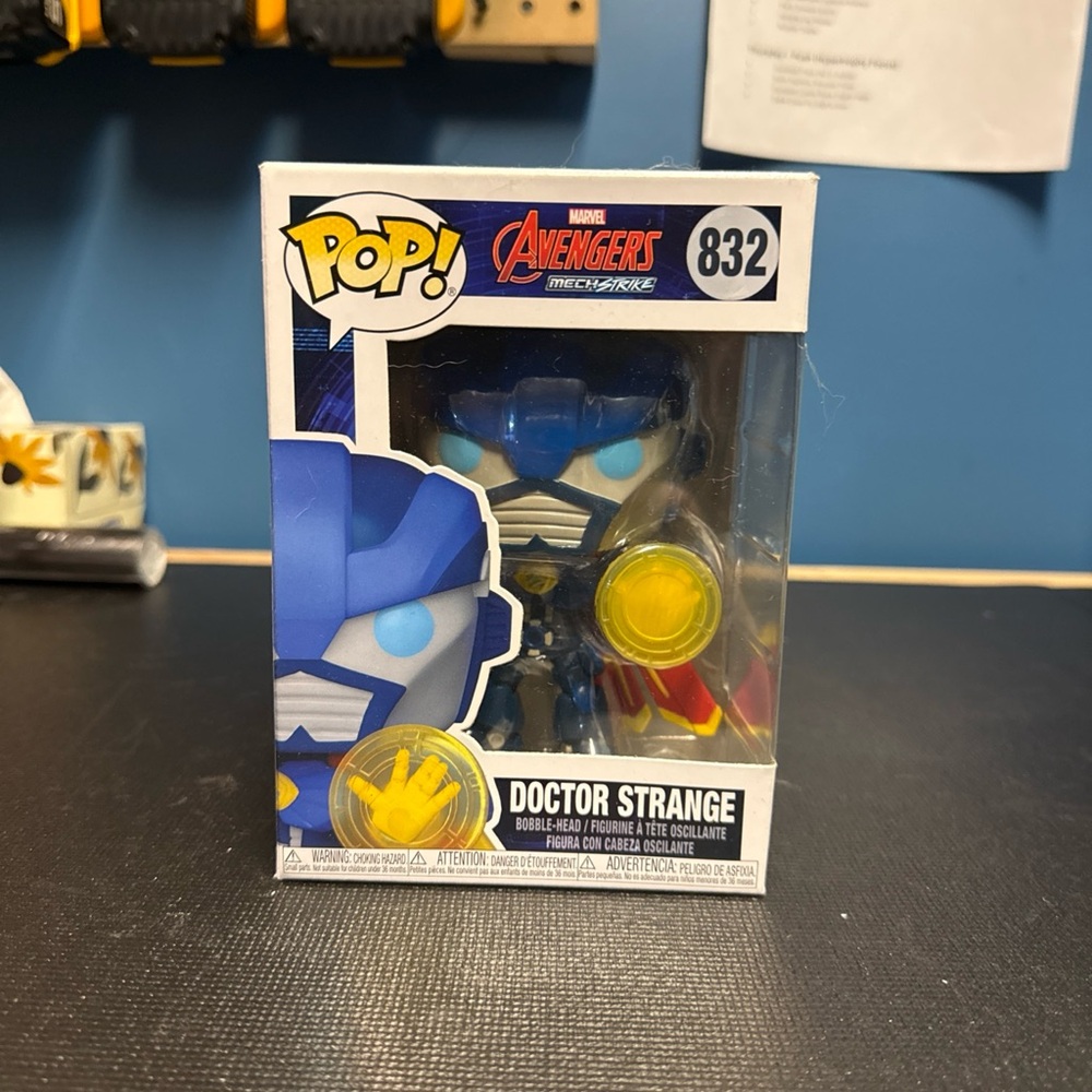 Funko Pop! Avengers Doctor Strange - Blue and Yellow